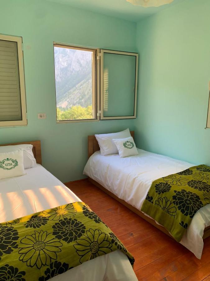 Vita Guesthouse Bajram Curri Esterno foto