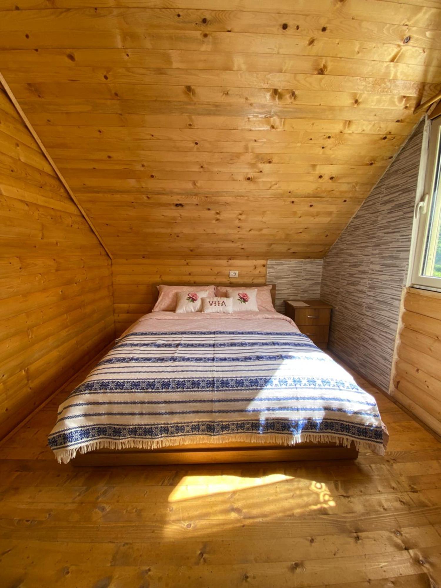 Vita Guesthouse Bajram Curri Esterno foto