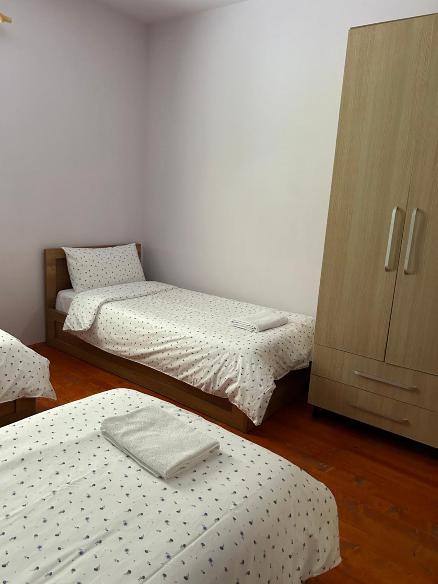 Vita Guesthouse Bajram Curri Esterno foto
