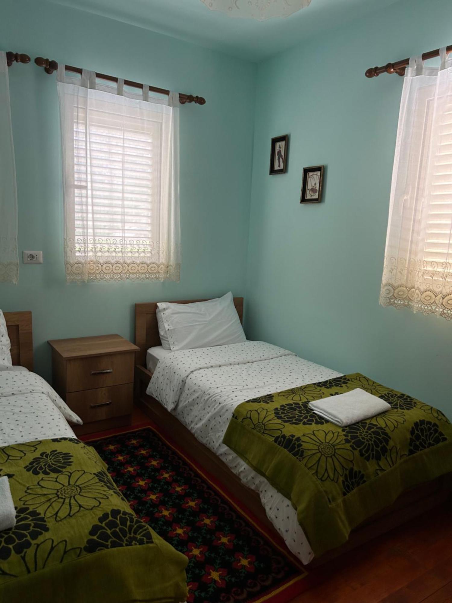 Vita Guesthouse Bajram Curri Esterno foto