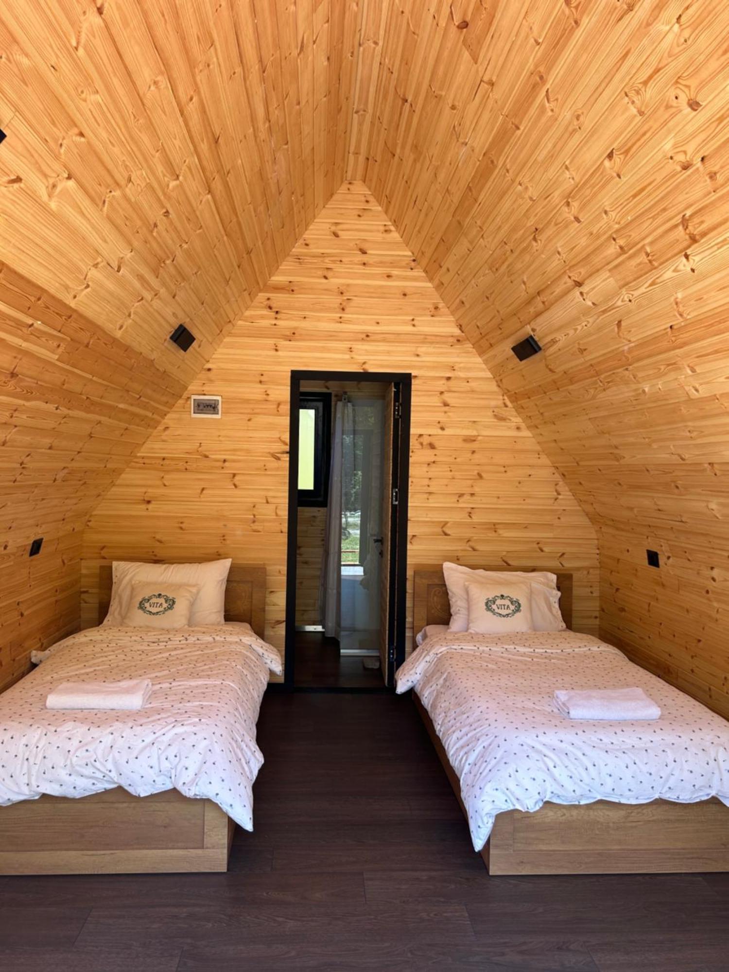 Vita Guesthouse Bajram Curri Esterno foto