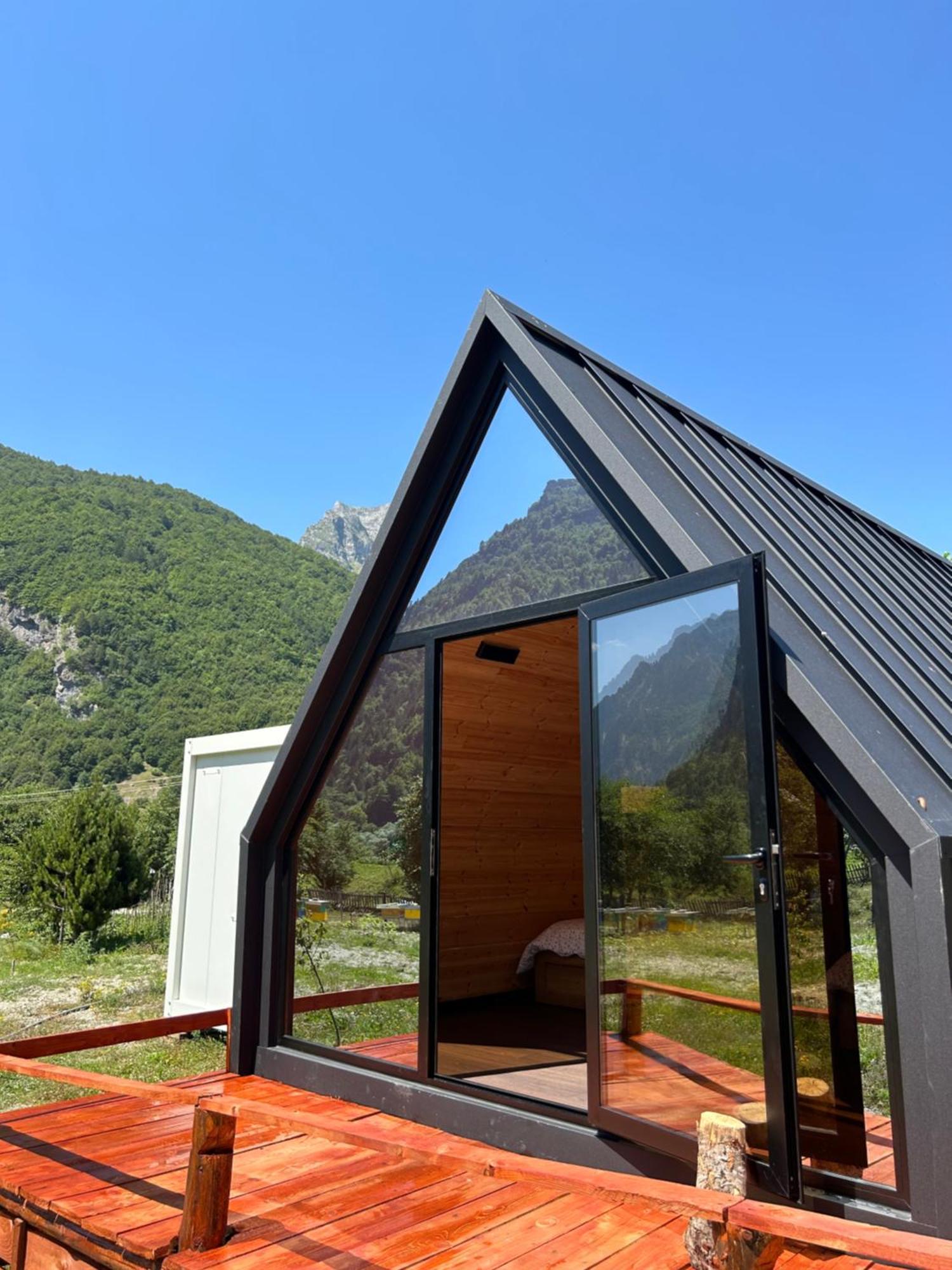 Vita Guesthouse Bajram Curri Esterno foto